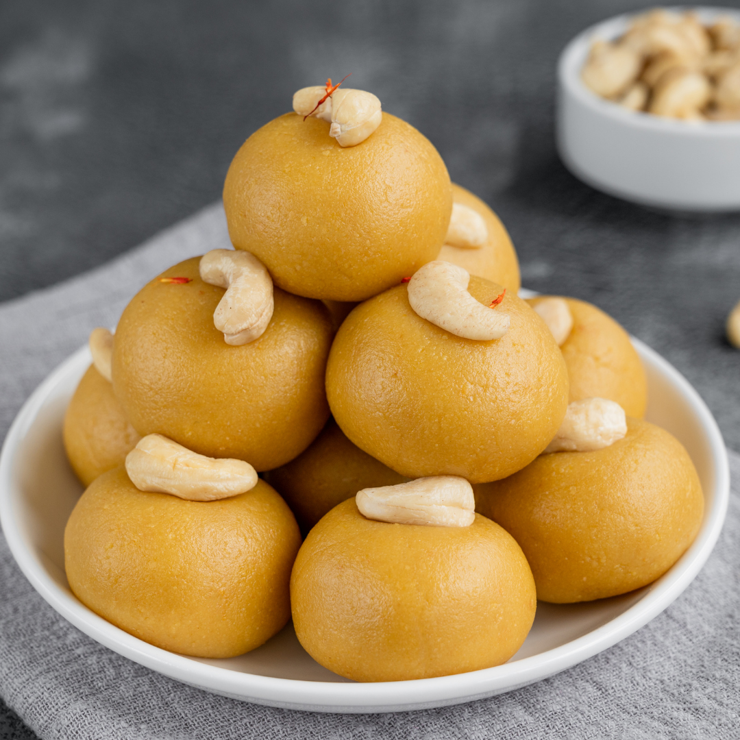 Besan Laddu (2) Besan Laddu (2)